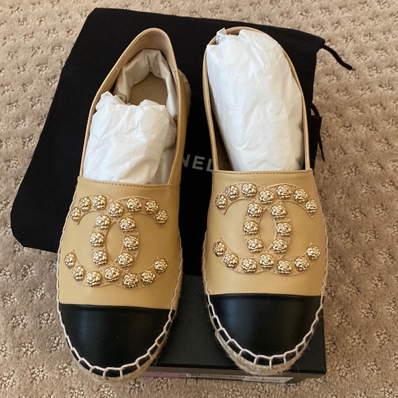 ❌NOT AVAILABLE ❌ CHANEL double espadrilles beige/black with studs - Picture 1 of 16